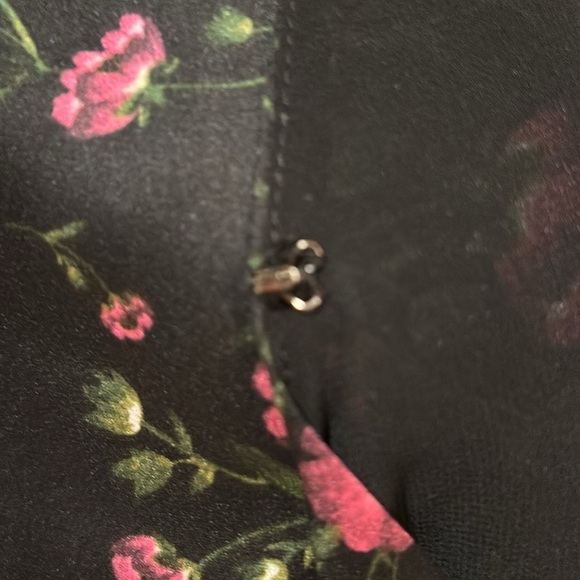 Banana Republic Floral Satin Wrap Top Blouse V-Neck Size M - Picture 10 of 14